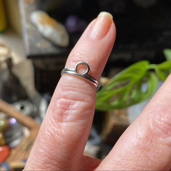 Libra Sterling Silver Toe Ring Midi Ring - Picture 4 of 5